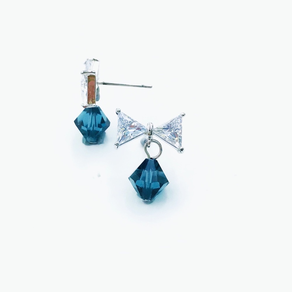 Sparkly Blue crystal silver knot dangle earrings